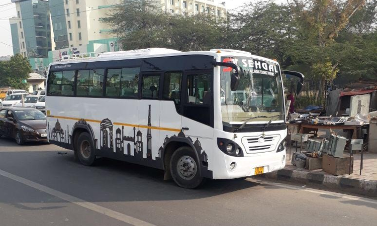 27 Seater Luxury Coach hire in Delhi